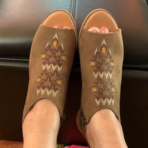 Brown Faux Suede Embroidered Shoe Sandals